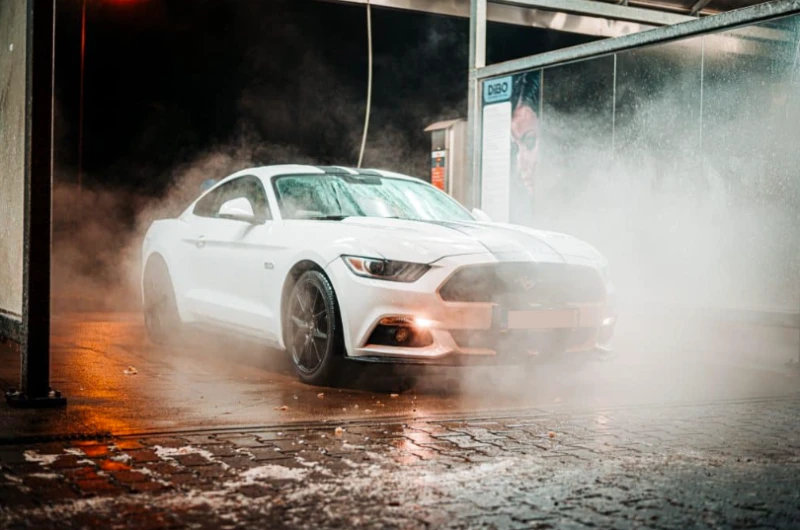 Understanding the Difference Between Car Wash and Car Polish